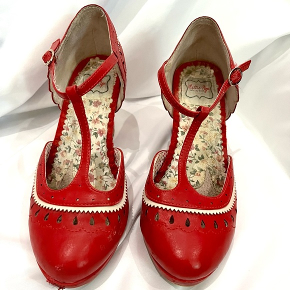 Bettie Page Shoes - Bettie Page RED Mary Janes. Size 7.5